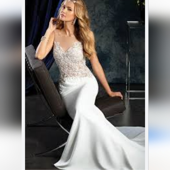 Alfred Angelo Dresses & Skirts - Alfred Angelo Sapphire Embellished Halterneck Wedding Dress Sz Small